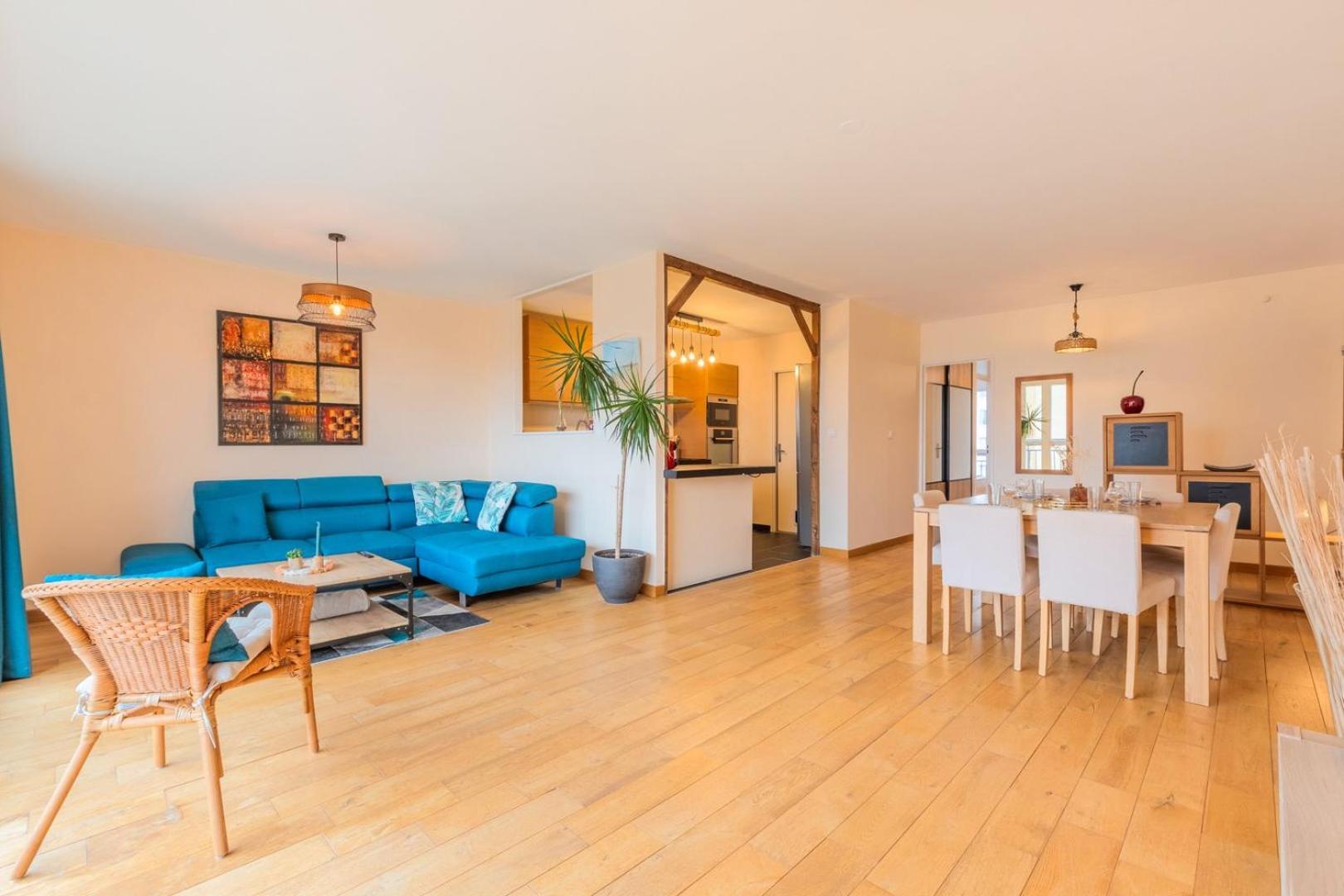 2 Bedroom With Balconies & Private Parking