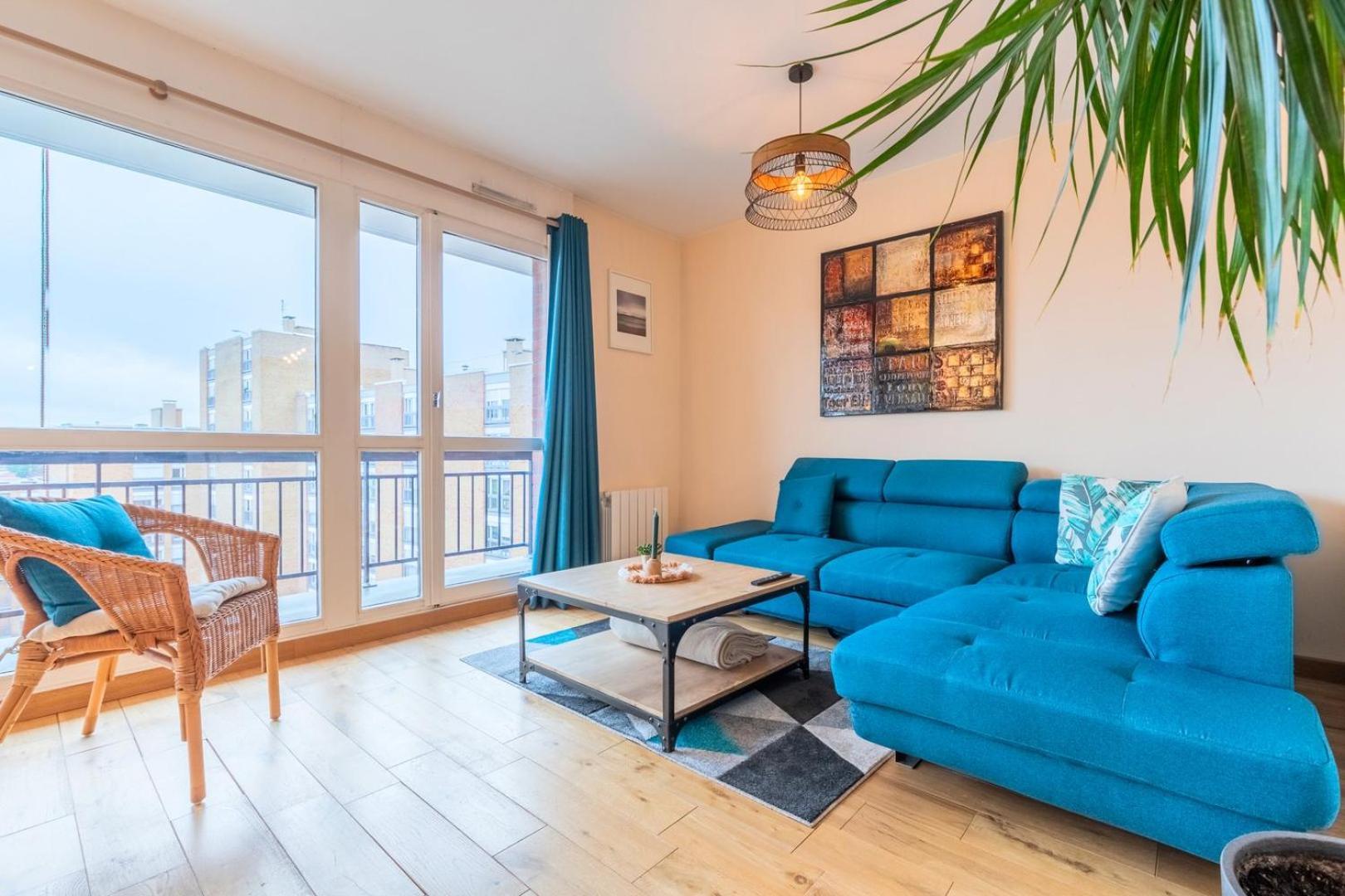 Apartment 2 Bedroom With Balconies & Private Parking La Madeleine (Nord)