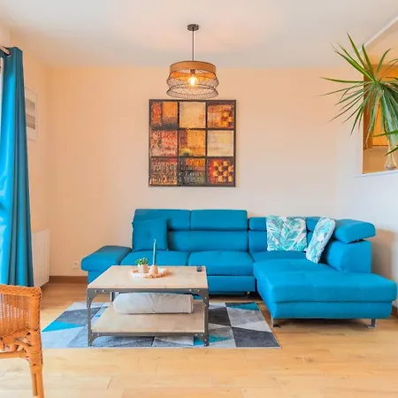 2 Bedroom Apartment With Balconies & Private Parking La Madeleine  Exterior photo