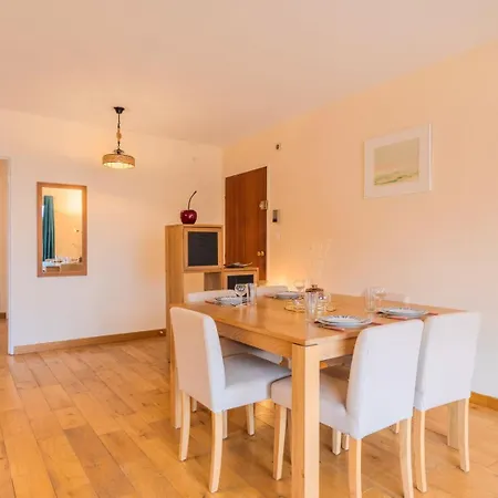2 Bedroom Apartment With Balconies & Private Parking La Madeleine  Exterior photo